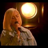 Katy Perry stand knapp zwei Monate nach der Geburt ihrer Tochter Daisy Dove erstmals wieder auf der Bühne.  Sie überraschte mit der Weltpremiere ihres neuen Songs "Only Love".