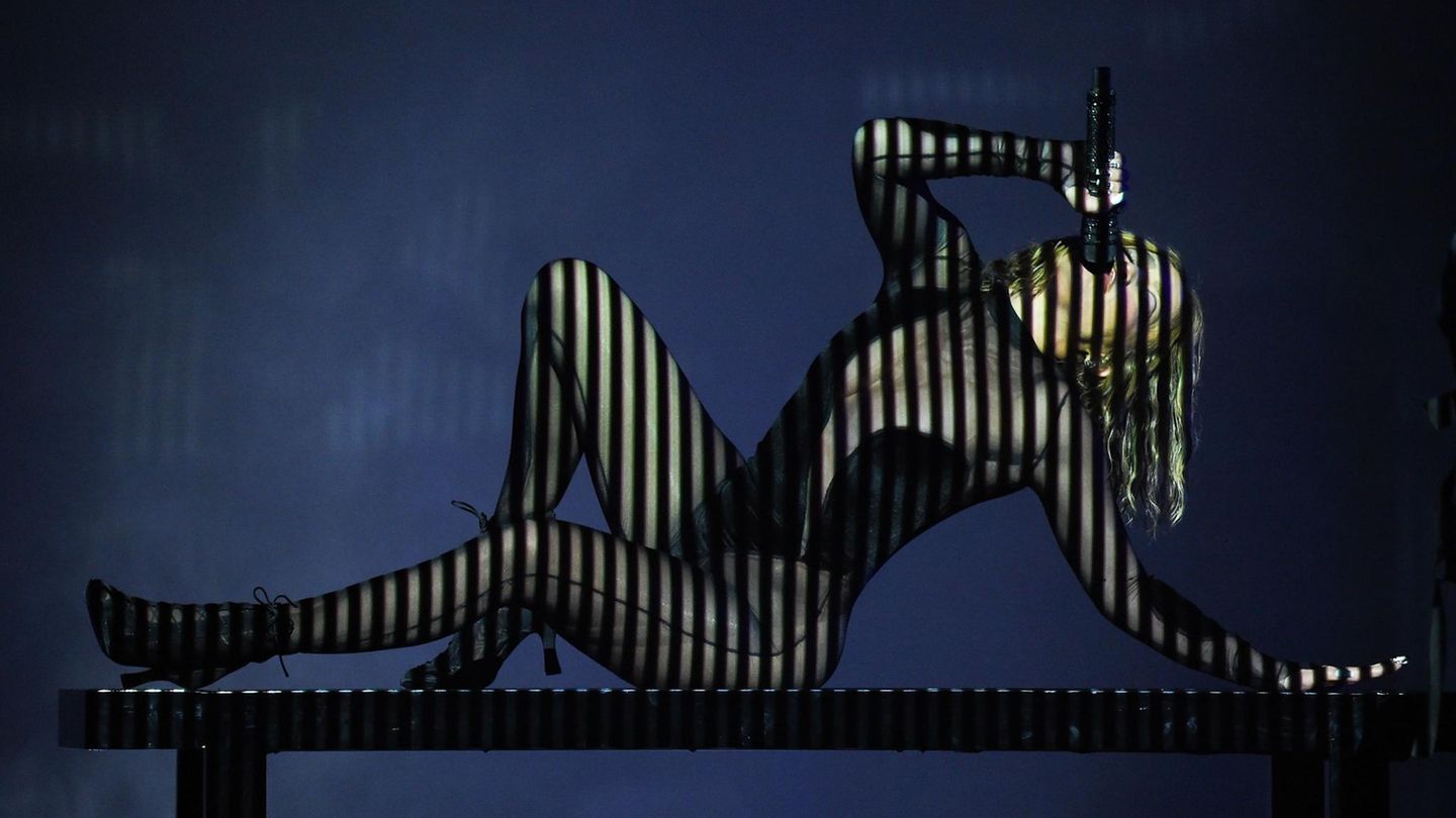 Die 51-Jährige stellte mit ihrer Performance alle anwesenden Künstler an diesem Abend in den Schatten. 