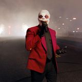 Soulsänger The Weeknd hatte das extravaganteste Outfit des Abends. Er hatte seinen Kopf mit Bandagen umwickelt. Der Kanadier wurde dreifach in der Sparte Soul/R&B ausgezeichnet: als bester Sänger, für das beste Album ("After Hours") und den besten Song ("Heartless"). Für seine originelle Verkleidung gab es leider keinen Preis. 