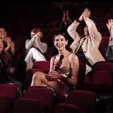 Die britische Sängerin Dua Lipa war per Livestream aus der Londoner Royal Albert Hall zugeschaltet - und durfte sich über ihren ersten American Music Award freuen. Sie gewann mit "Don't Start Now" in der Kategorie Besten Pop/Rock-Song.