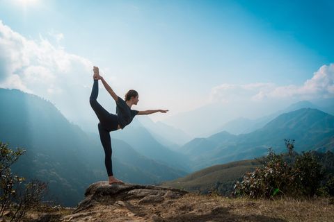 Fitness: Hat mit Esoterik nichts zu tun: Darum macht Yoga so fit – und lässt sich überall anwenden