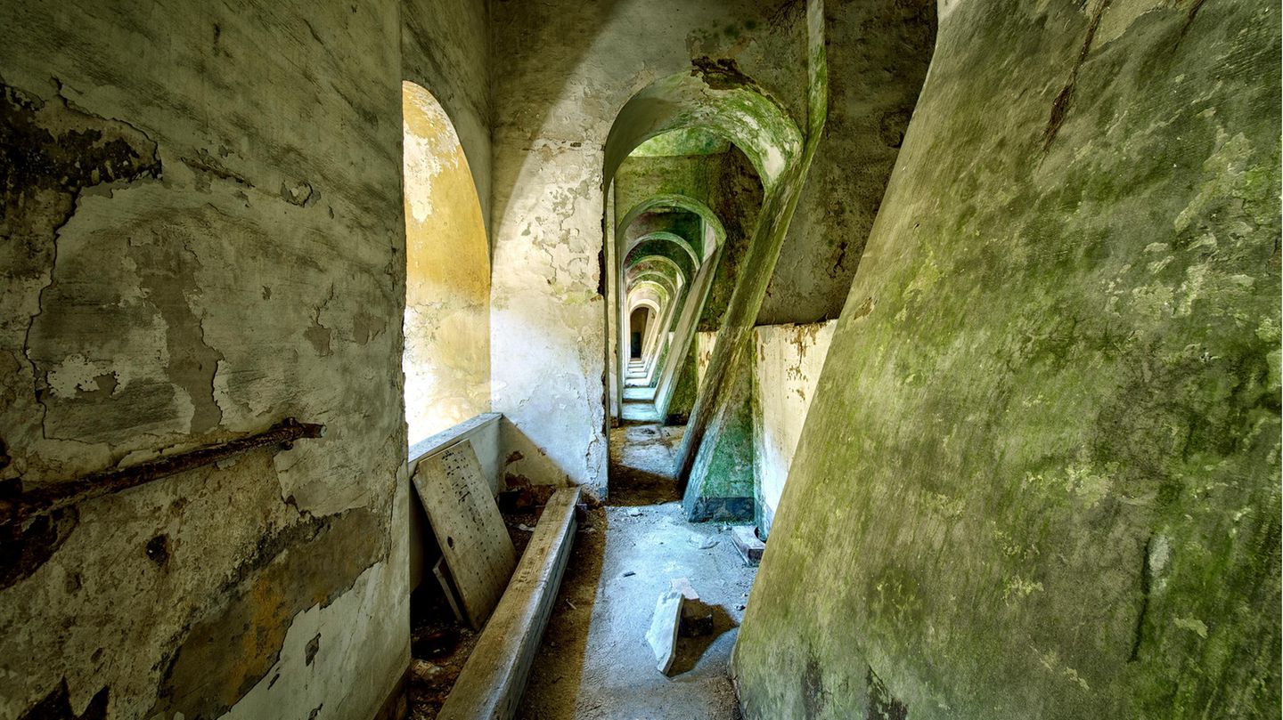 "Centrale Idroelettrica II" betitelt die Fotografin ihr Bild, das sie in einem aufgelassenen Wasserkraftwerk aus dem Jahre 1907 aufnahm.