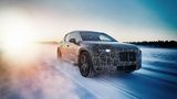 BMW iX im Schnee