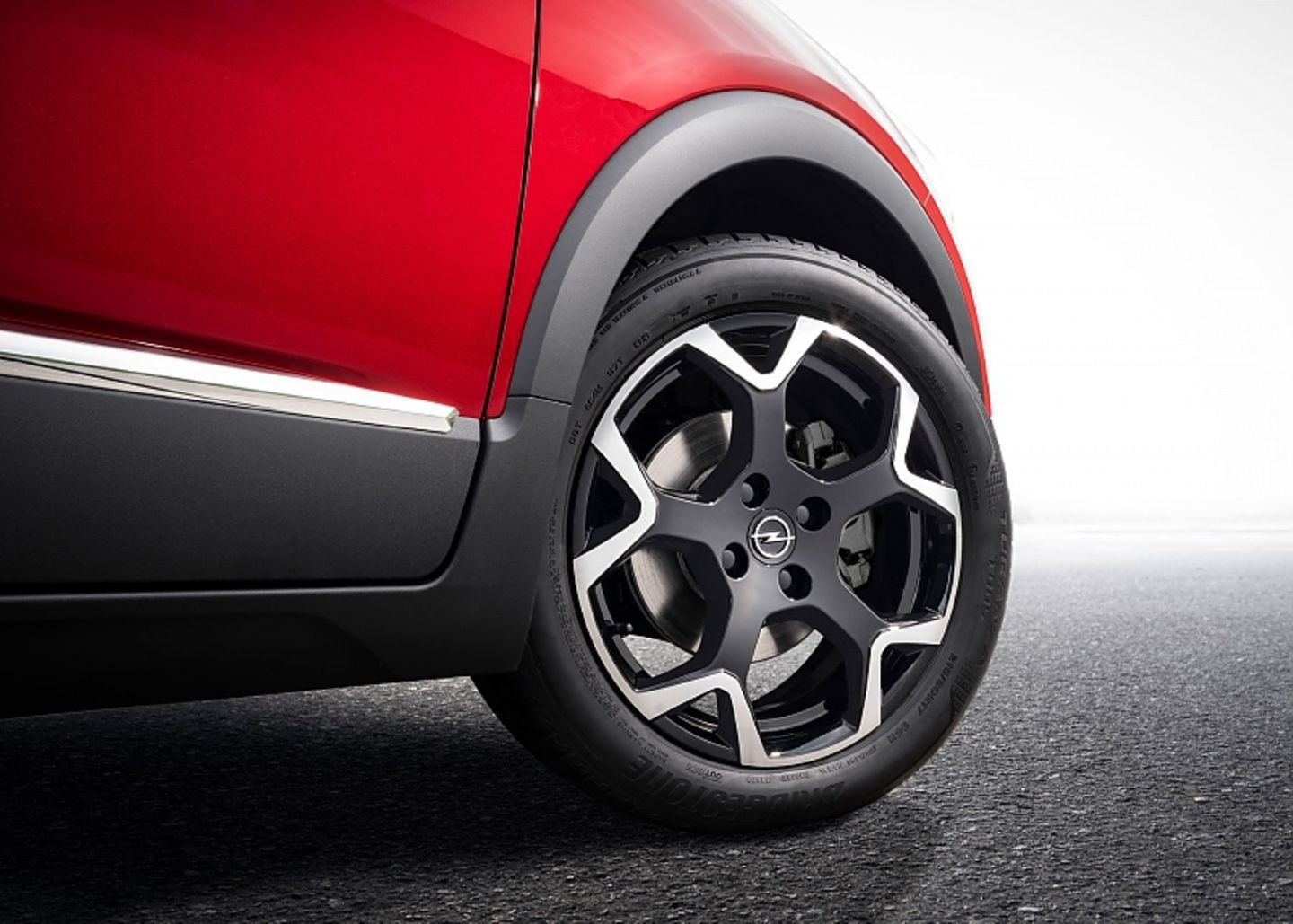 Die 17 Zoll Reifen passen gut zum Crossland