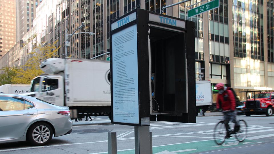New Yorker Künstler verschönern Telefonzellen