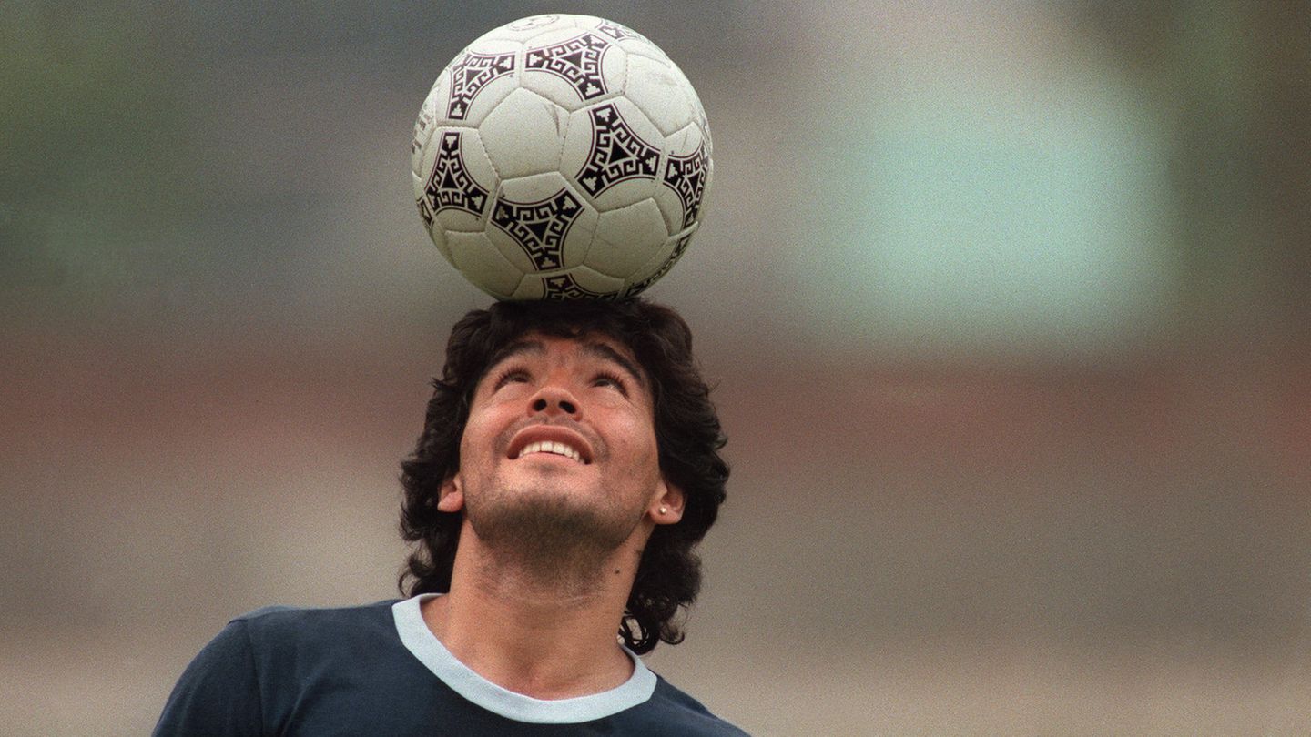 Wie Viele Tore Hat Maradona Geschossen Diego Maradona und die Tore: die größten Momente seiner Karriere | STERN.de