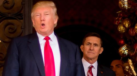 Donald Trump und sein damaliger Sicherheitsberater Michael Flynn im Dezember 2016