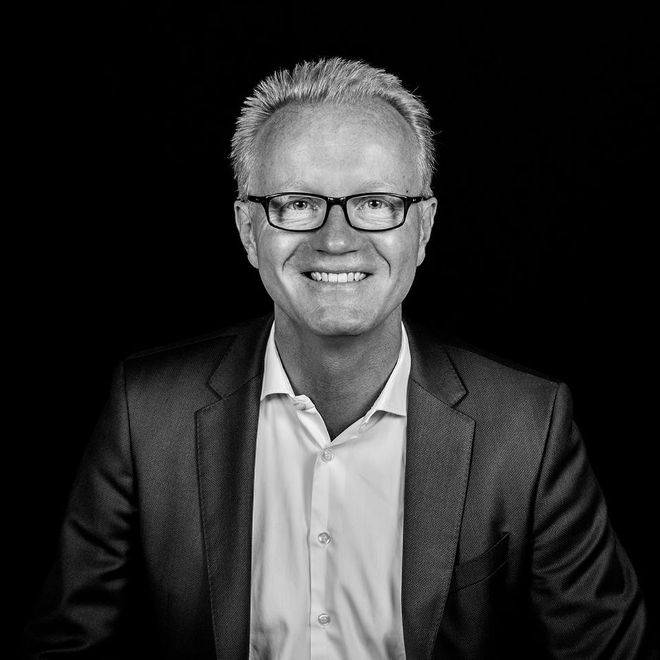 E-Autoboom: Matthias von Alten, Vice President, Management Consulting Lead Transportation & Mobility beim Beratungshaus Publicis Sapient. Von Alten war über 25 Jahre für globale Automobil- und Luftfahrtunternehmen wie Audi, Ford, Skoda und Lufthansa tätig. Matthias von Alten, Vice President, Management Consulting Lead Transportation & Mobility beim Beratungshaus Publicis Sapient. Von Alten war über 25 Jahre für globale Automobil- und Luftfahrtunternehmen wie Audi, Ford, Skoda und Lufthansa tätig.