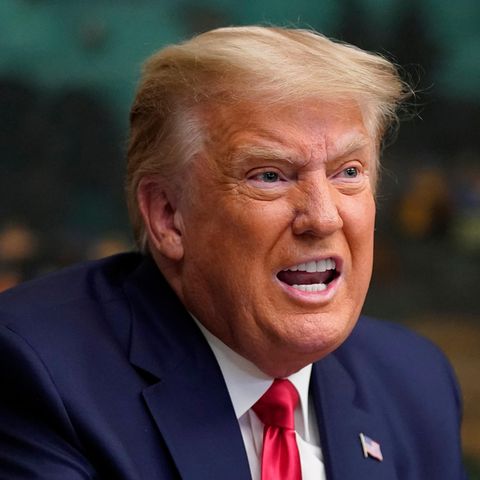 Donald Trump, Präsident der USA, spricht mit Journalisten