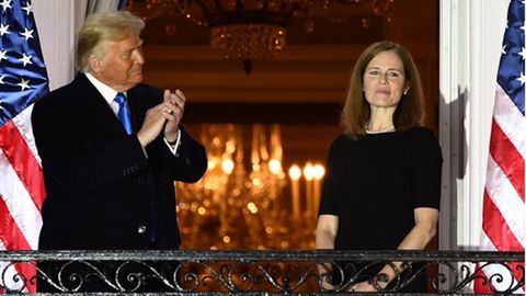 Trumps Richterin Amy Coney Barrett spielt zum ersten Mal eine ausschlaggebende Rolle bei einer Supreme Court Entscheidung.