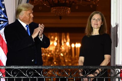 Trumps Richterin Amy Coney Barrett spielt zum ersten Mal eine ausschlaggebende Rolle bei einer Supreme Court Entscheidung.