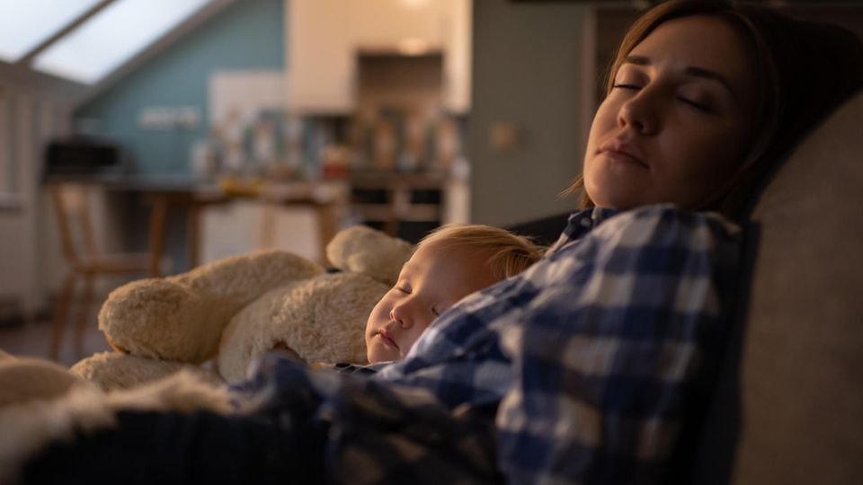 "Ich schlafe heute alleine in meinem Zimmer", sprach der Sohn und meinte "mit Mama"