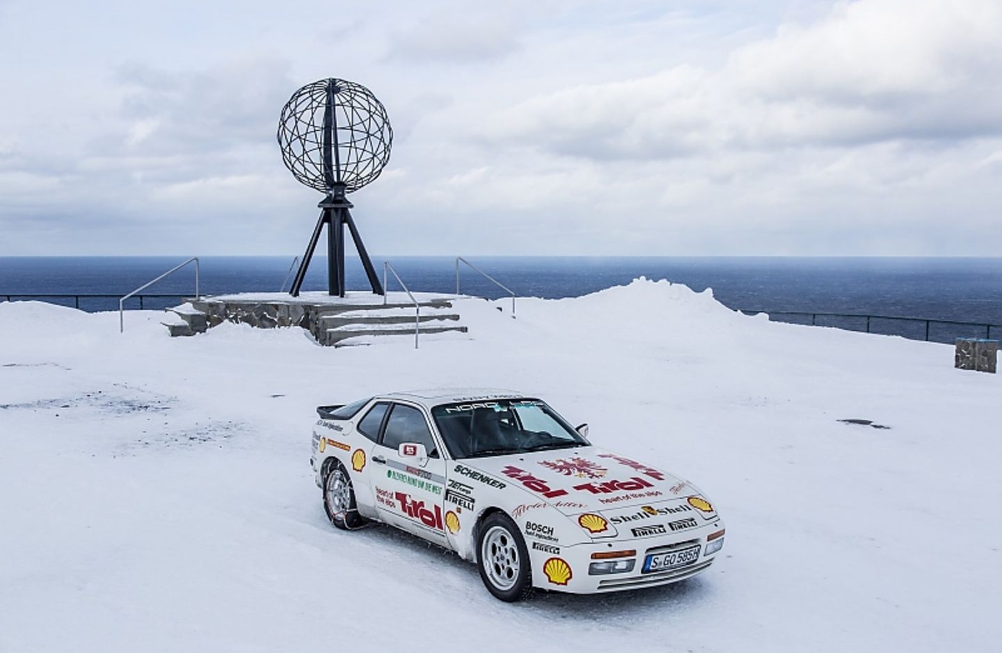 Porsche 944 Turbo "Weltenbummler"