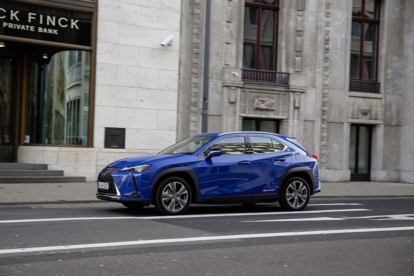 Lexus UX 300e verbraucht 17,1 kWh/100 km