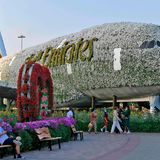 Ein echter Hingucker: Der mit 500.000 Blumen bepflanzte Airbus A380. Wegen der heißen Sommertemperaturen öffnet der Park jedes Jahr erst im November.