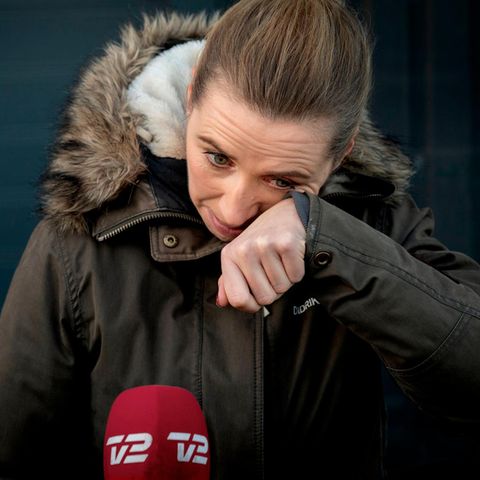 Zu Tränen gerührt: Ministerpräsidentin Mette Frederiksen nach einem Besuch auf einer Nerzfarm