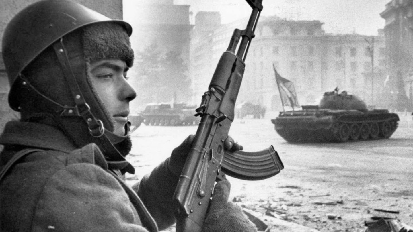 Über Jahrzehnte war die AK die Ordonnanzwaffe der Roten Armee.
