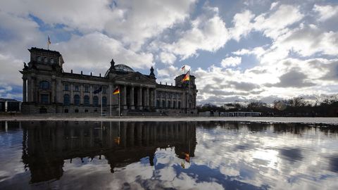 Bundestag muss Bundeshaushalt 2021 noch beschließen