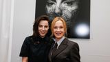 Antje Traue macht nicht nur vor der Filmkamera eine gute Figur: Sie stellte sich für ihre Kollegin Katja Flint als Modell für ihre Fotoausstellung "Eins" zur Verfügung, die 2019 in der Galerie Semjon Contemporary in Berlin zu sehen war.