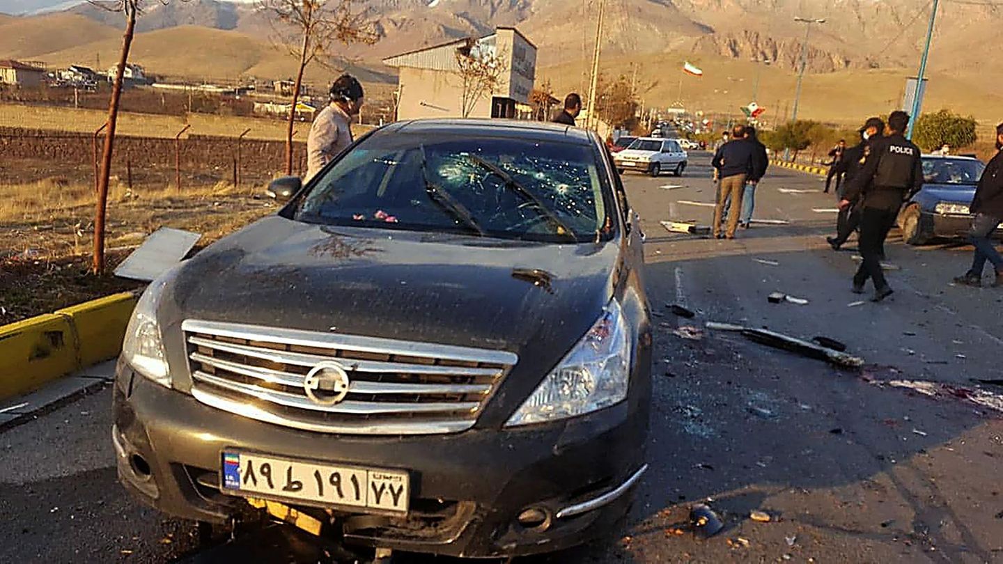Ein Bild des staatlichen iranischen Fernsehens Irib zeigt das Auto von Mohsen Fakhrizadeh nach dem Angriff