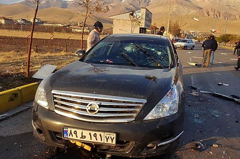Ein Bild des staatlichen iranischen Fernsehens Irib zeigt das Auto von Mohsen Fakhrizadeh nach dem Angriff