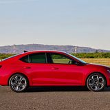 Das Fahrwerk der Skoda Octavia RS Limousine legt die Karosserie 10 Millimeter tiefer