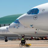 Besonders Air France und Lufthansa haben auf dem drei Qudratkilometer großen Gelände nicht nur einen Teil Ihrer A380-Flotte abgestellt: Sämtliche 17 ausrangierten Langstreckenmaschinen vom Typ Airbus A340-600 mit dem Kranich am Leitwerk stehen in Teruel.