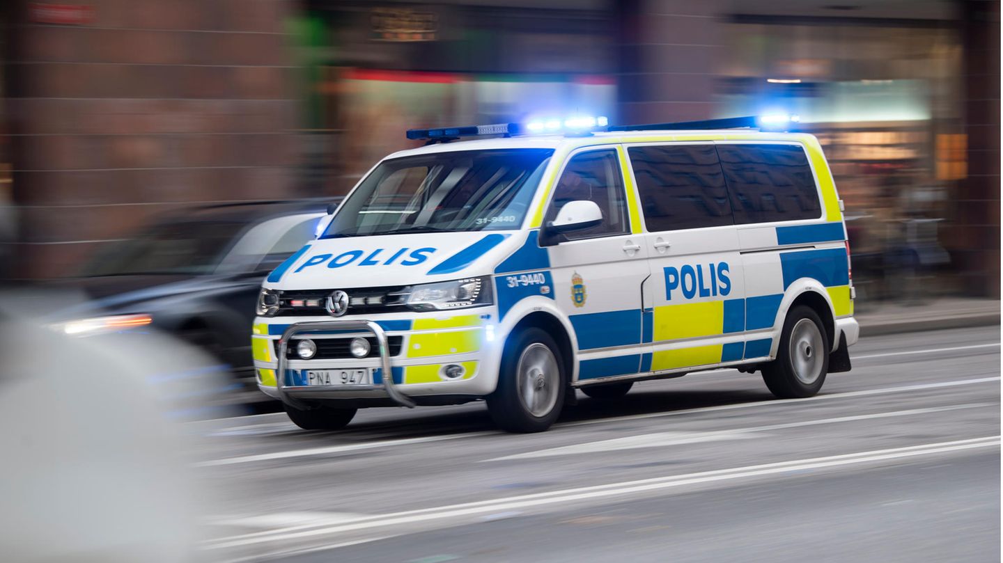 Polizeifahrzeug in Schwedens Hauptstadt Stockholm