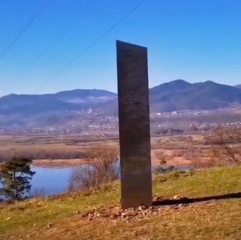 Monolith aus Utah jetzt in Rumänien?