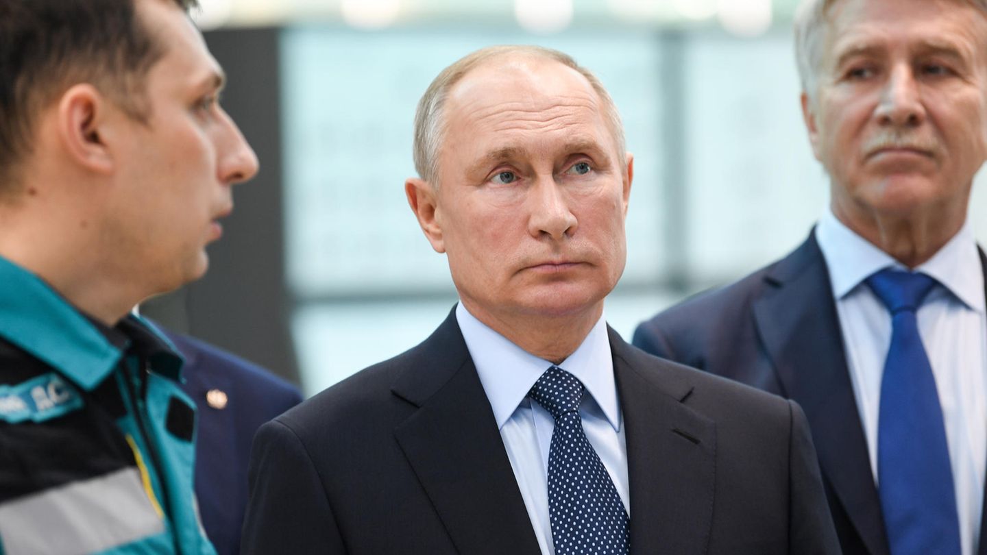 Rätselraten in Russland : Schwere Erkrankung oder kaltes Polit-Kalkül? Was die Gerüchte um Wladimir Putins Gesundheitszustand bedeuten