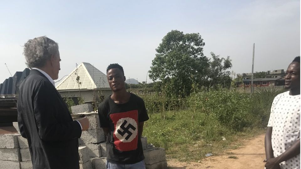 In einem Dorf in der Nähe der Hauptstadt Abuja erzählt ein Jugendlicher, warum er mit den Islamisten sympathisiert