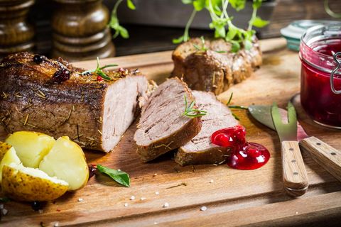 Rezepte fürs Weihnachtsfest: Hirschkeule, Serviettenknödel, Mandarinen-Mousse - und das alles ohne Stress!