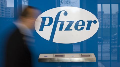 Der Pharmakonzern Pfizer hat das Auslieferungsziel bei seinem Corona-Impfstoff in diesem Jahr halbieren müssen