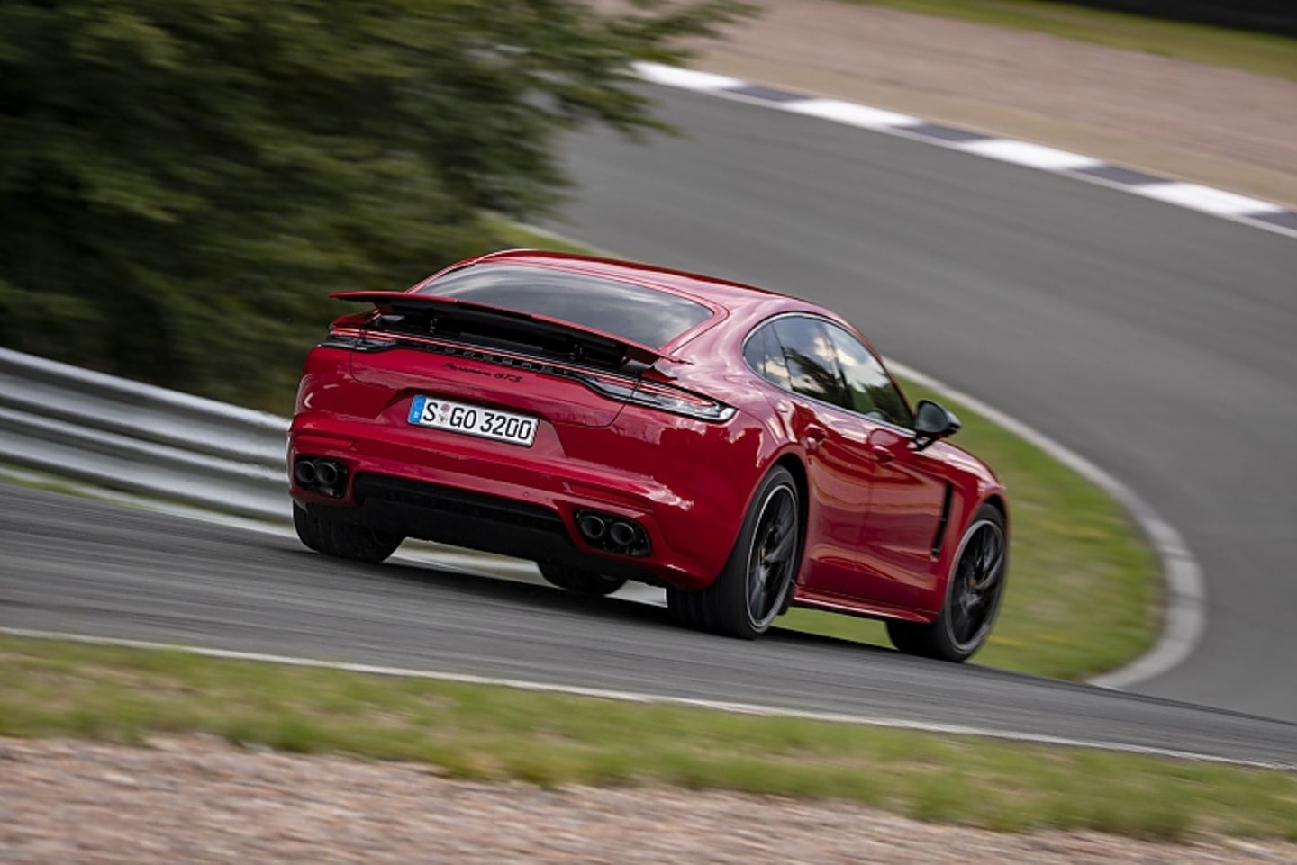 Porsche Panamera GTS 2021