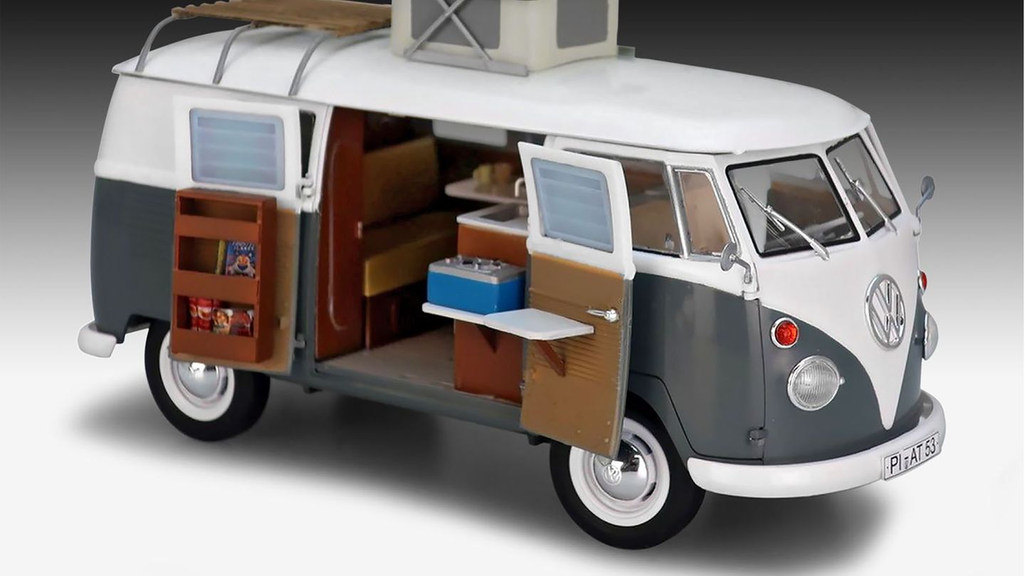 Sieger Kategorie P   Modellbau: 1:24/25 Nutzfahrzeuge  Volkswagen T1 Camper  Revell, Preis: 34,99 Euro