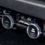 Die Zahl der Knöpfe ist zwar deutlich reduziert, aber ein paar sind geblieben