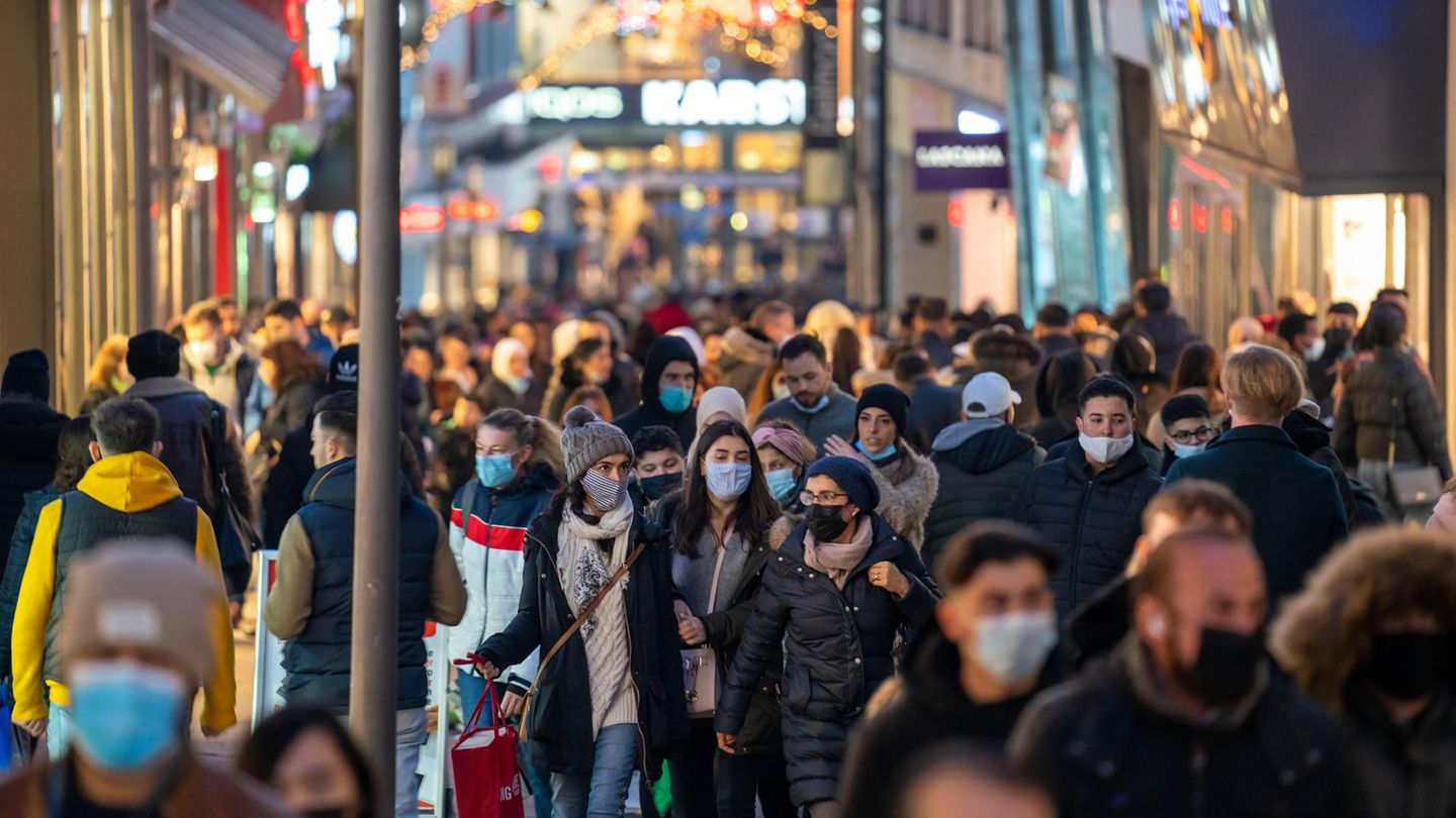 Leopoldina fordert Shutdown: Dieser halbe Lockdown bringt wenig und ist ziemlich teuer – so dürfen wir nicht weitermachen Leopoldina fordert Shutdown: Dieser halbe Lockdown bringt wenig und ist ziemlich teuer – so dürfen wir nicht weitermachen