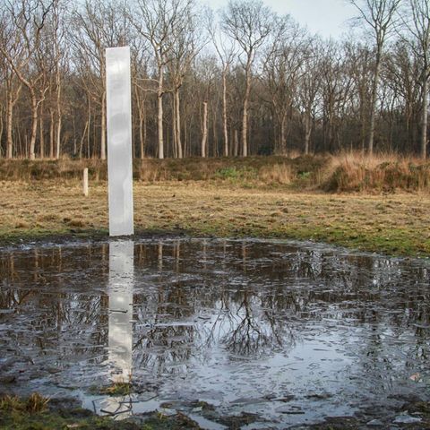 Am Wochenende war eine Metallsäule in den Niederlanden aufgetaucht (im Foto), nun auch eine ähnliche in Hessen