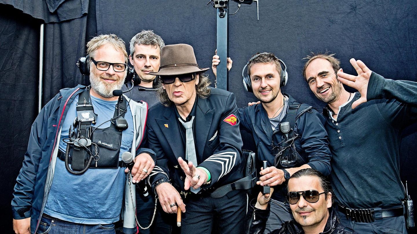 Udo Lindenberg mit seiner Backstage-Crew