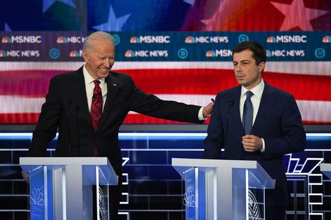 Der gewählte US-Präsident Joe Biden (l.) und sein einstiger Mitbewerber um die Präsidentschaft Pete Buttigieg