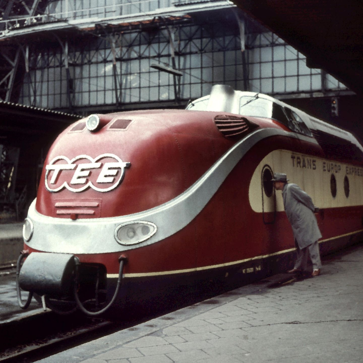 TEE-Zuege in der Schweiz / PeterGoette