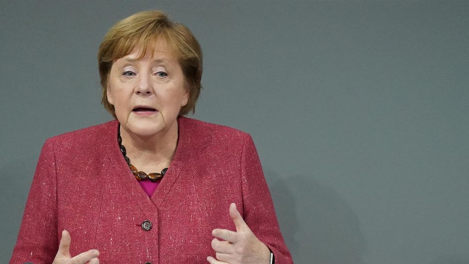 Angela Merkel Rede Bundestag Corona Bundeskanzlerin Angela Merkel (CDU) macht sich im Bundestag emotional für strenge Corona-Maßnahmen stark