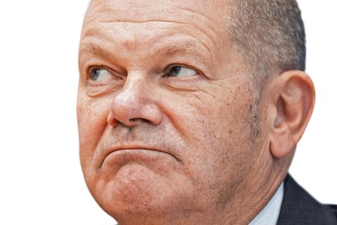 Olaf Scholf während einer Pressekonferenz zum Thema Neue-Corona-Hilfen