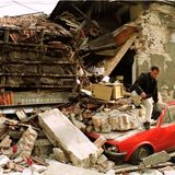 Als die Nato 1999 Jugoslawien angriff, um eine humanitäre Katastrophe im Kosovo zu verhindern, reiste Perry Kretz auf den Balkan und dokumentierte die Zerstörung, wie hier in Belgrad.