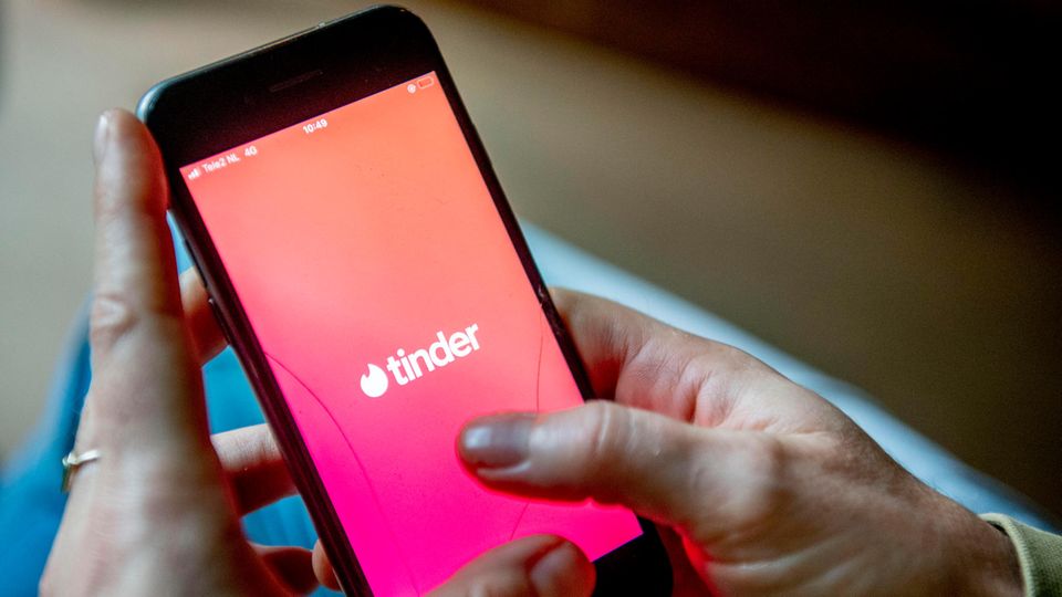 Tinders Nutzung der "Swipe-Funktion" ist seit Ende Februar bis in den Herbst zweistellig gestiegen 