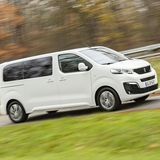 Mit der 50 kWh-Batterie kommt der Peugeot e-Traveller maximal 225 Kilometer weit