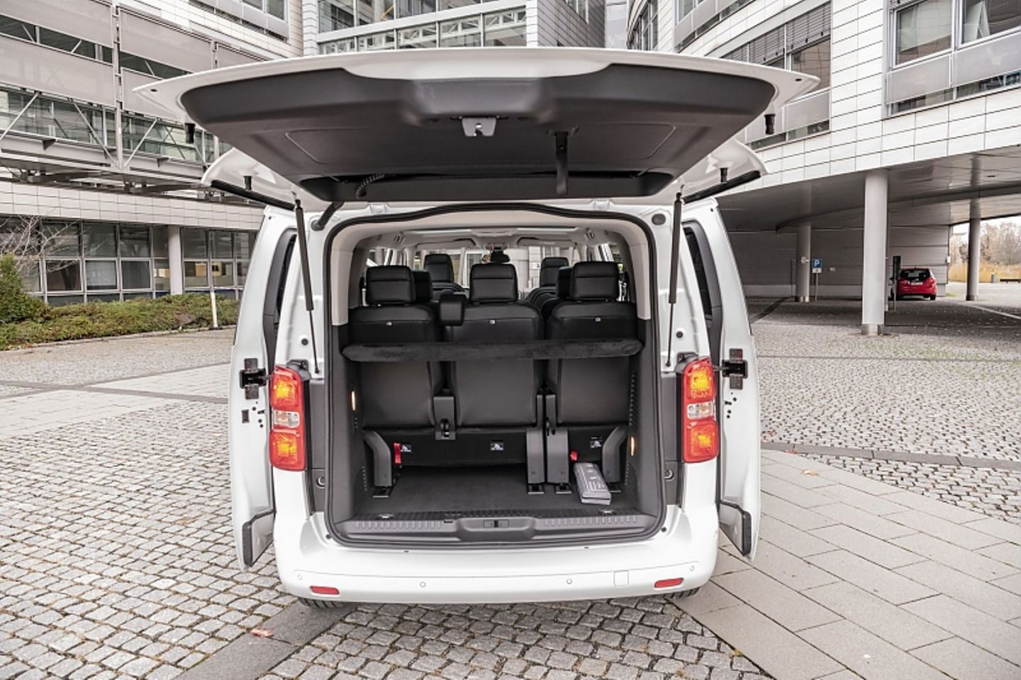 In der Standard-Version passen bis zu 5.8 Kubikmeter in den e-Traveller
