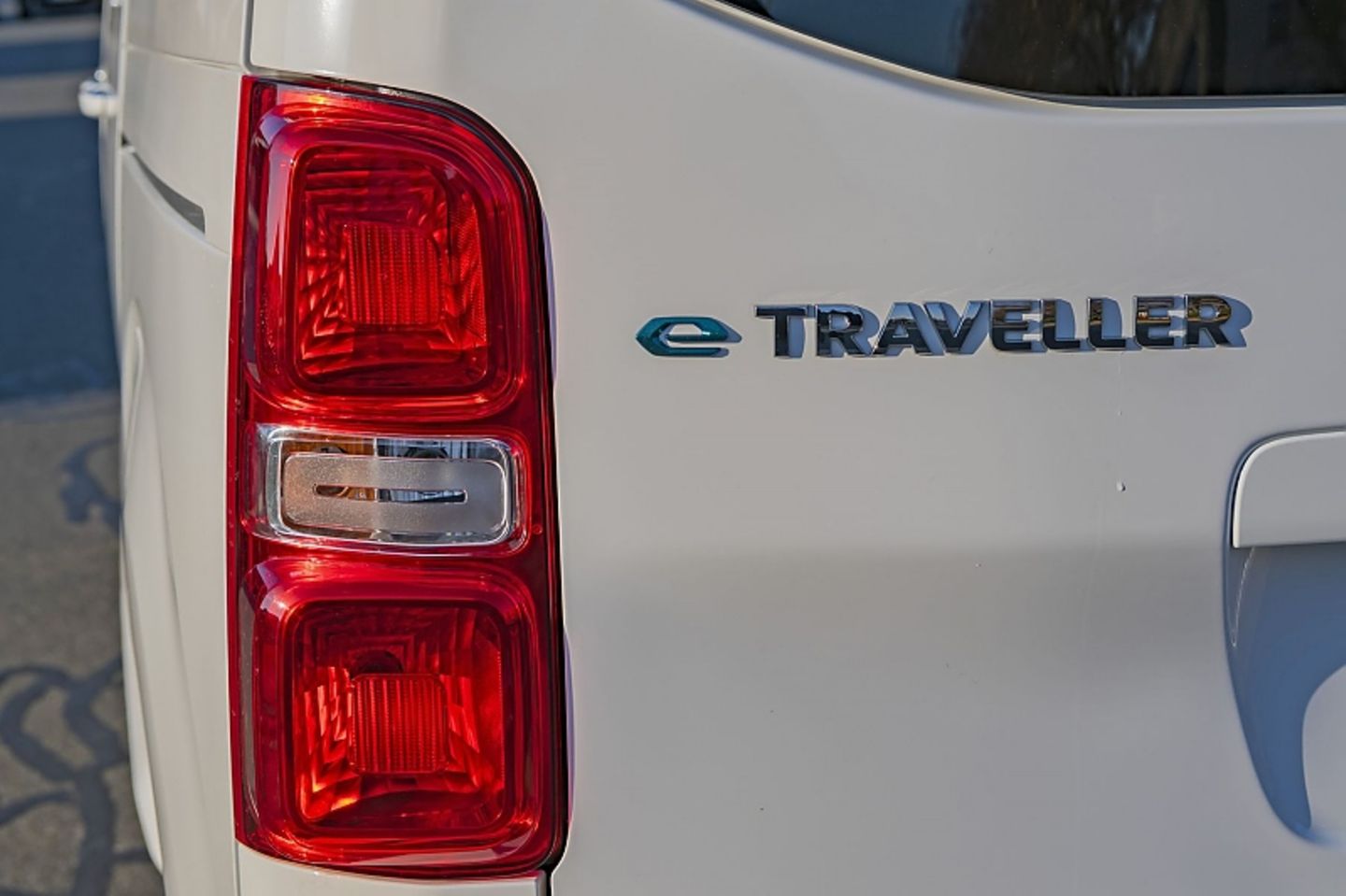 Der Peugeot e-Traveller kostet in der Business-Version mindestens 50.143,19 Euro