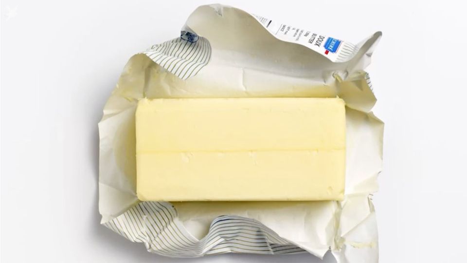 Life Hack Küche: Mit diesem Trick wird harte Butter in Minuten weich Life Hack Küche: Mit diesem Trick wird harte Butter in Minuten weich