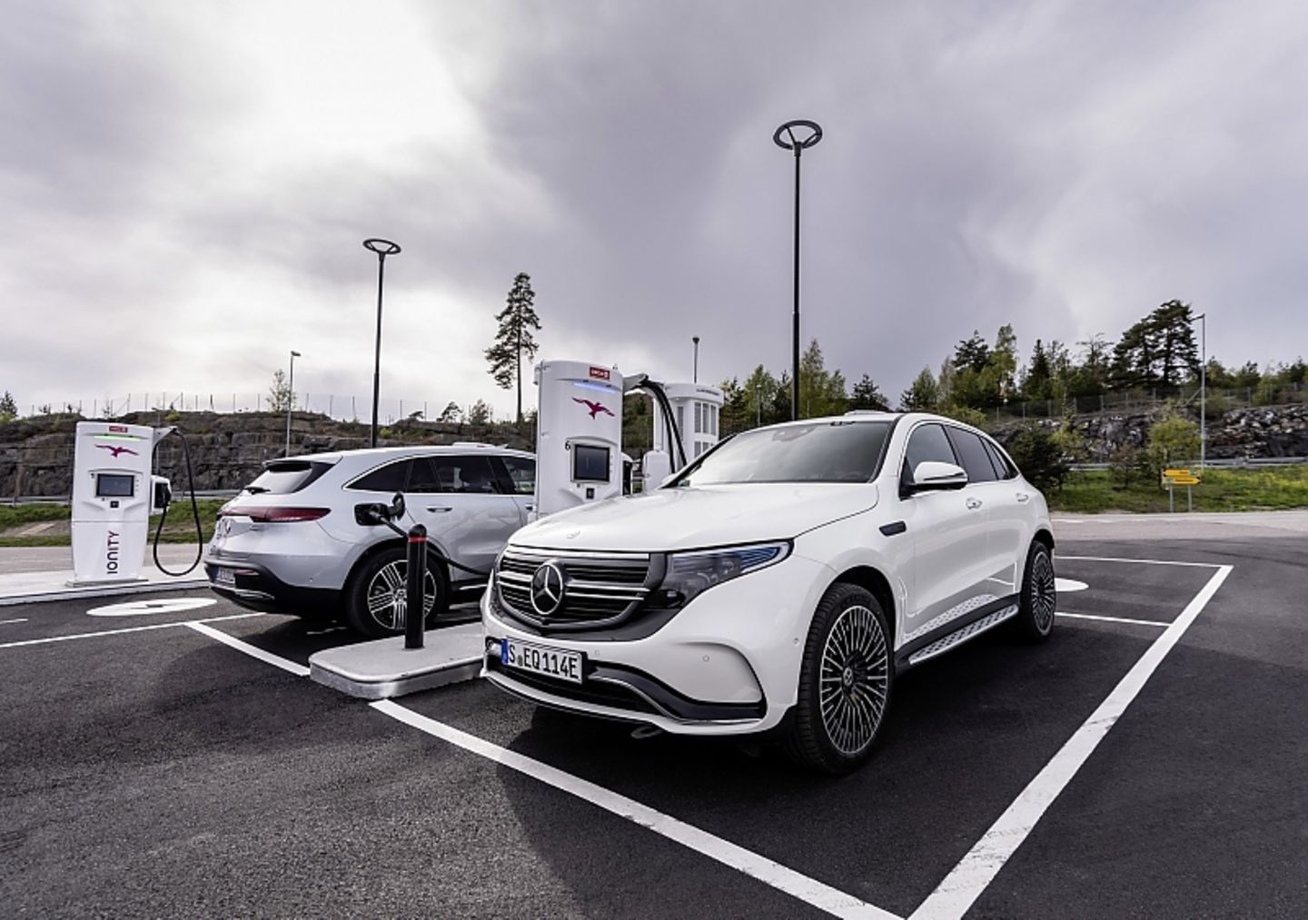 Mercedes EQC Laden